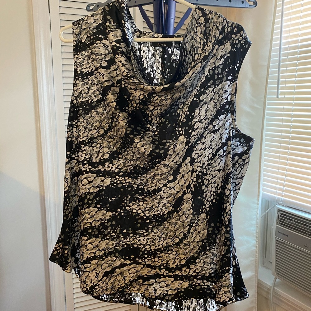 Flowy Scoop Neck Tank